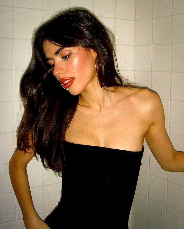 ainaratorneg instagram image archive image