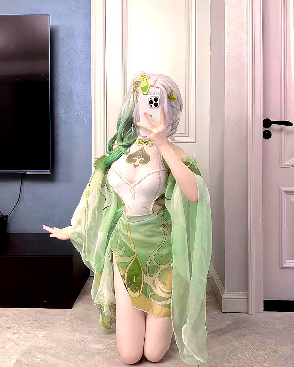gallery_cosplayer instagram image archive image