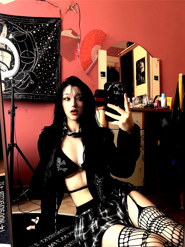 madamist_ instagram image archive image