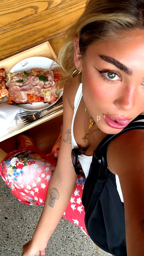maya.keyy instagram image archive image