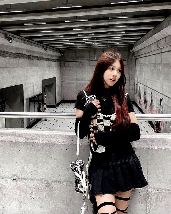 is2tian instagram image archive image