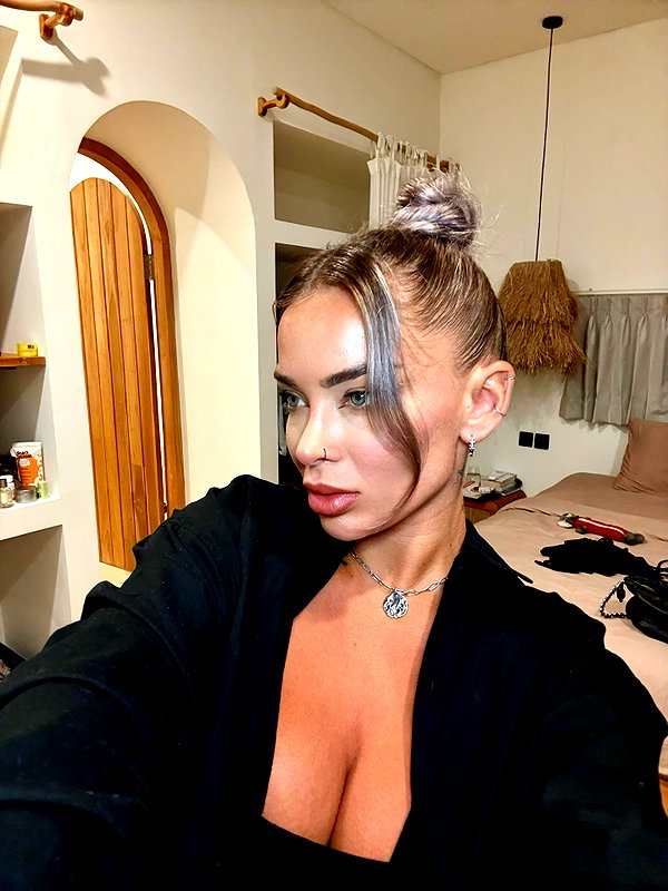 itshayleydavies instagram image archive image