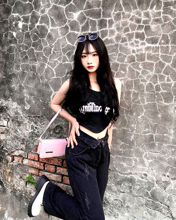 lai_931201 instagram image archive image