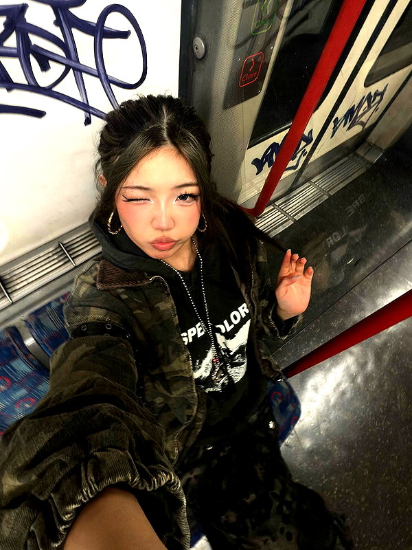 joycee.e instagram image archive image