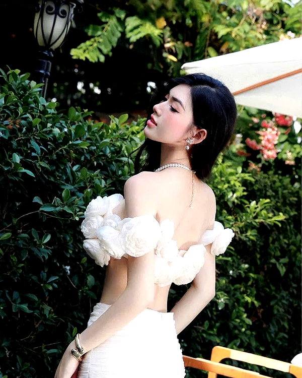 lyhythuedoxinh instagram image archive image