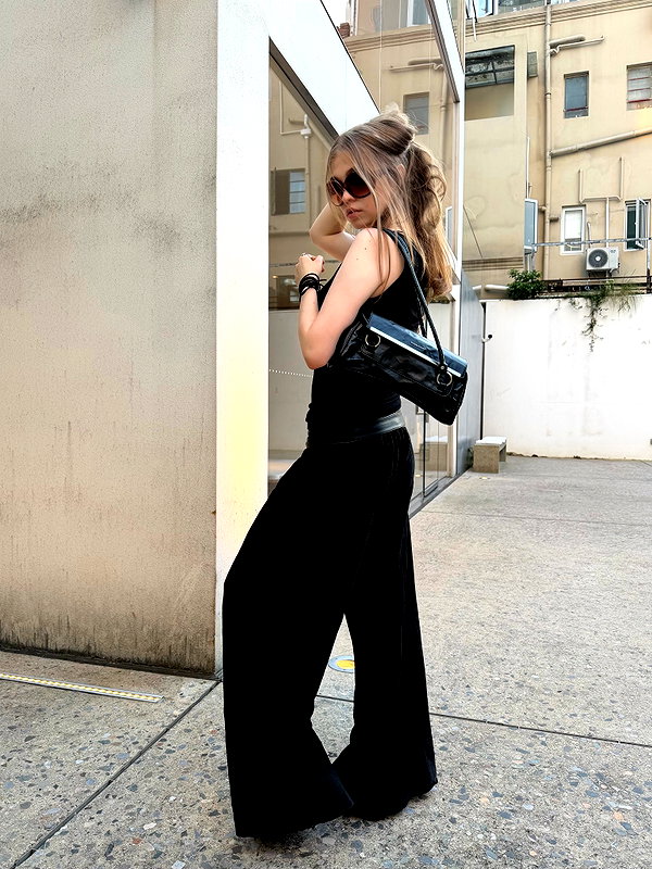llinolinaa instagram image archive image