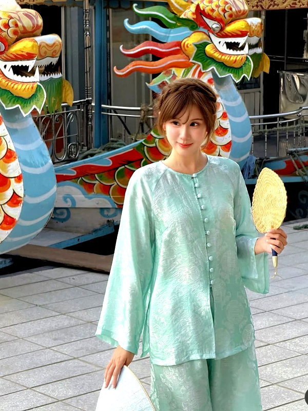 lyhythuedoxinh instagram image archive image