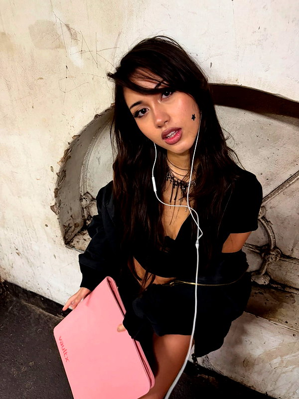 183xei instagram image archive image