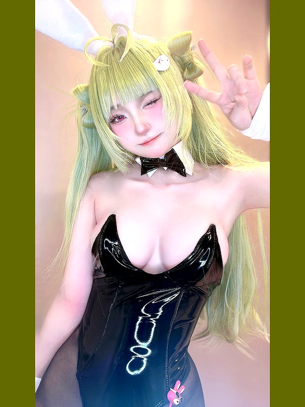 purinn_cos instagram image archive image