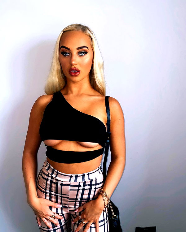rhiannonbluee instagram image archive image