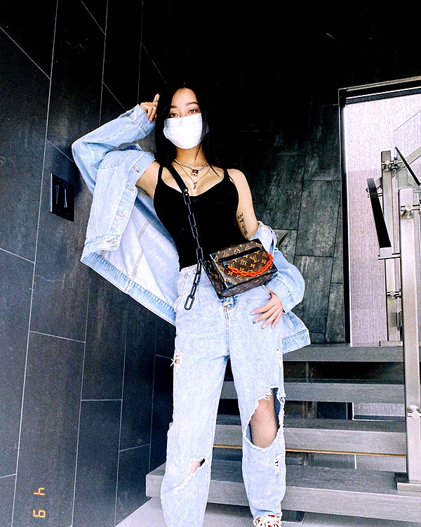 emily.ghoul instagram image archive image
