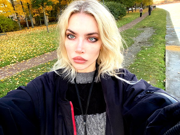 anya4everr instagram image archive image