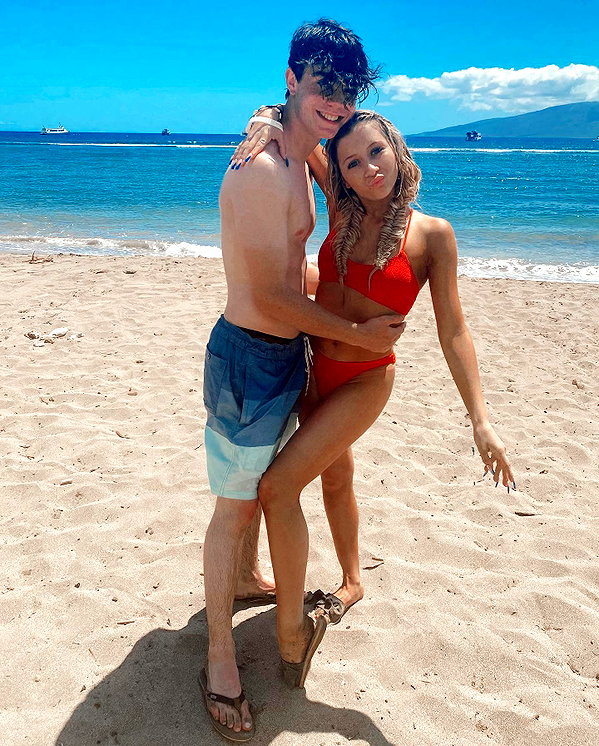 ellianawalmsley instagram image archive image