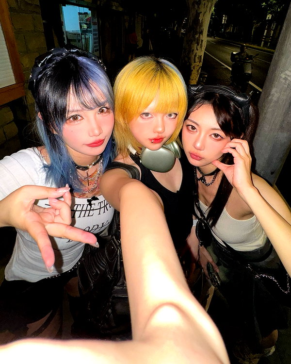 rakukoo instagram image archive image