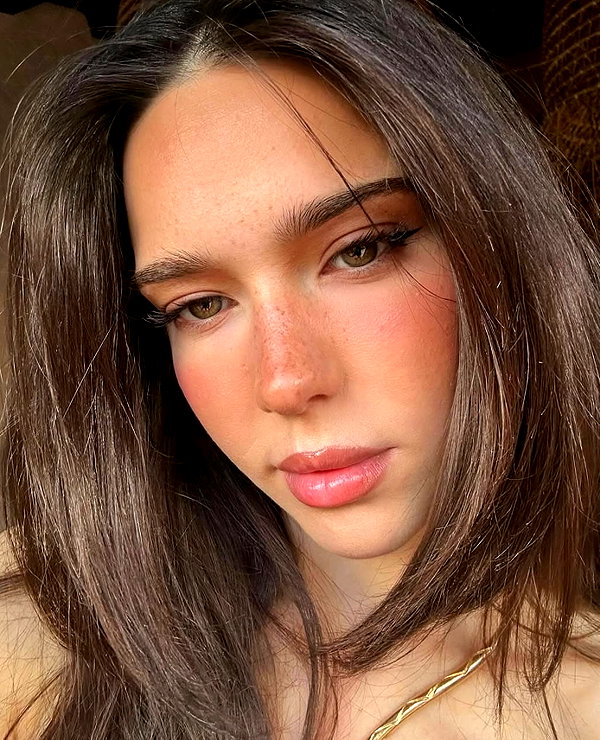 baddiesessence instagram image archive image