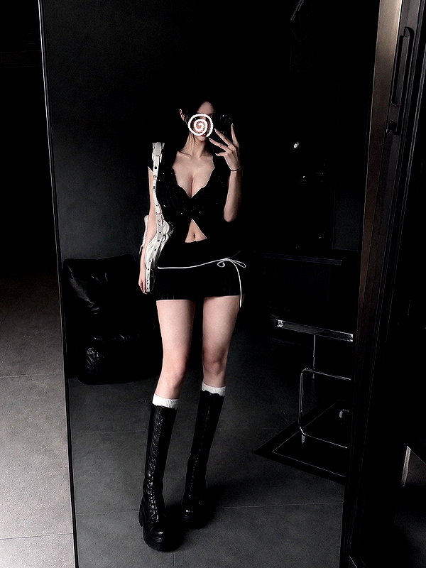 Archived image from @owol.xx on Instagram