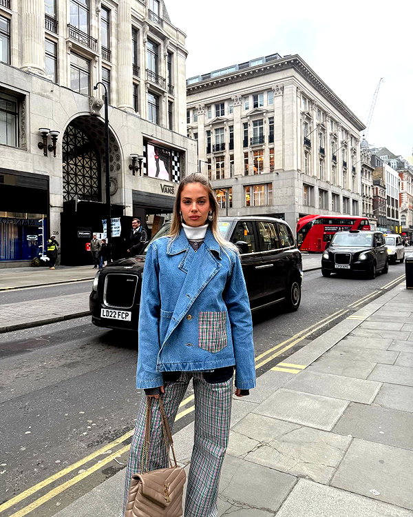 barzomer instagram image archive image