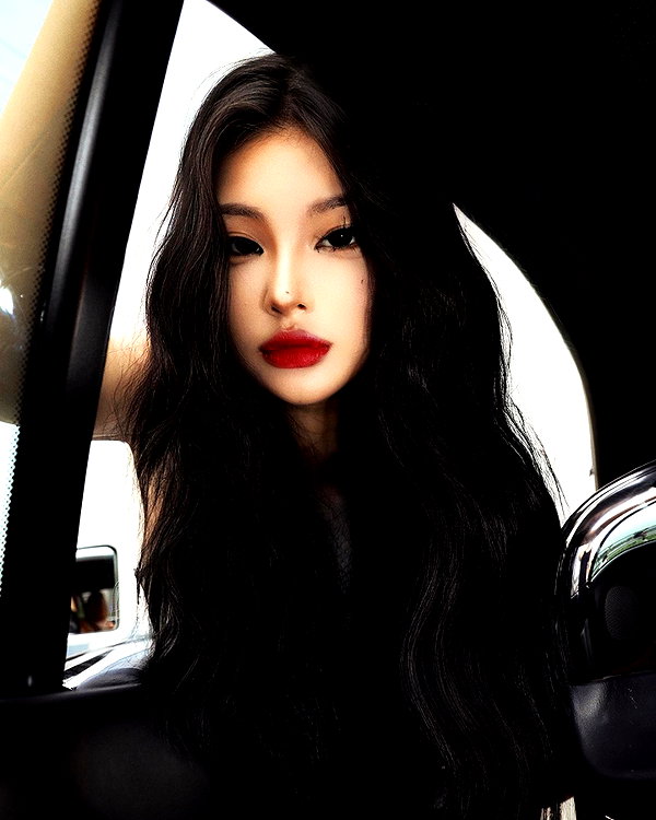 ll.lu1s instagram image archive image