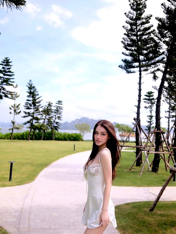 lyhythuedoxinh instagram image archive image