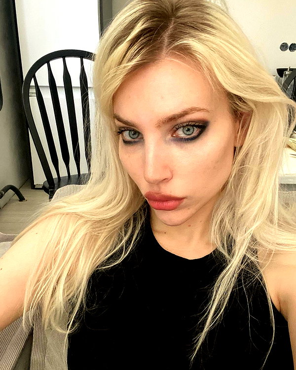 anya4everr instagram image archive image