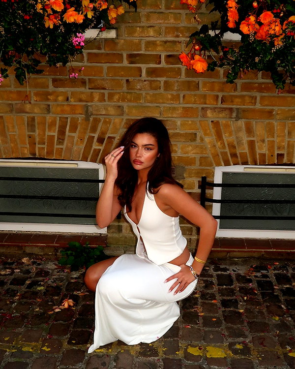 oliviaphillipps instagram image archive image