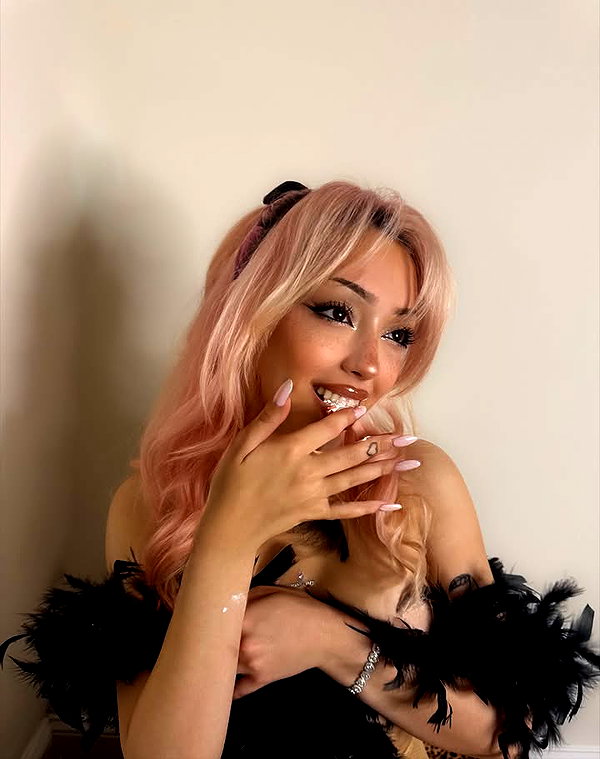 v.qx instagram image archive image