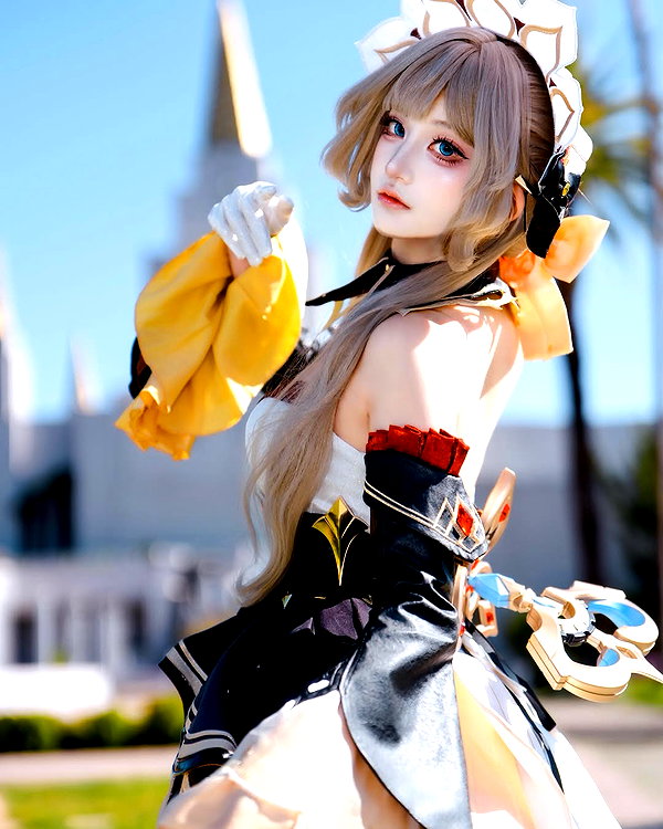 miee_cos instagram image archive image