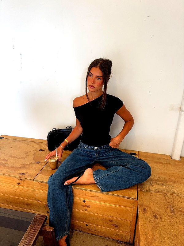 dekota_thompson instagram image archive image