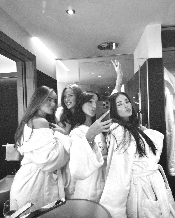 zoeliss instagram image archive image