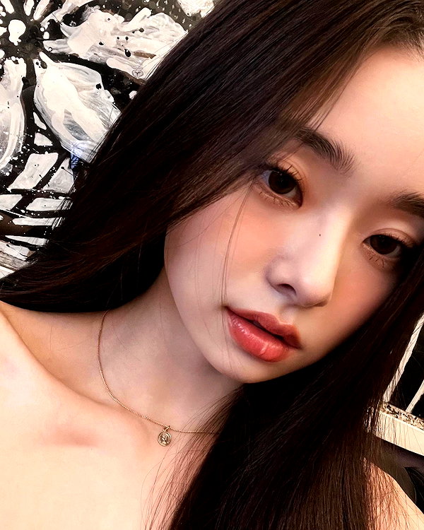 dear.zia instagram image archive image
