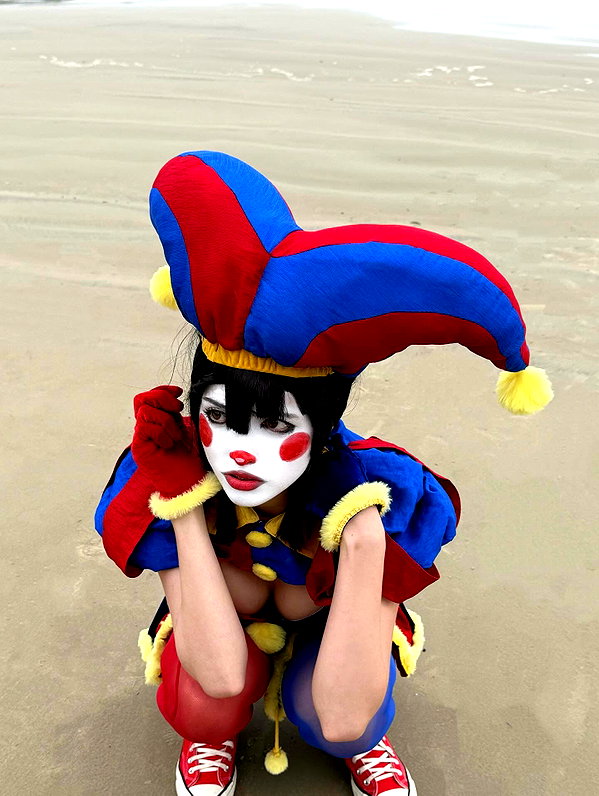 elowen.fawn instagram image archive image
