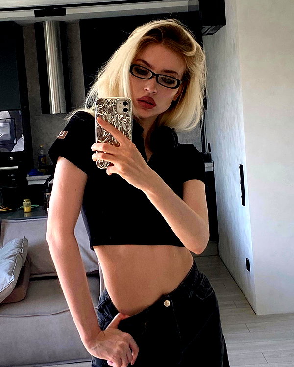 anya4everr instagram image archive image