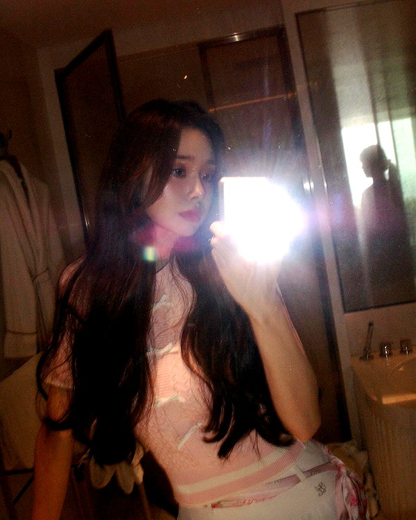 dear.zia instagram image archive image
