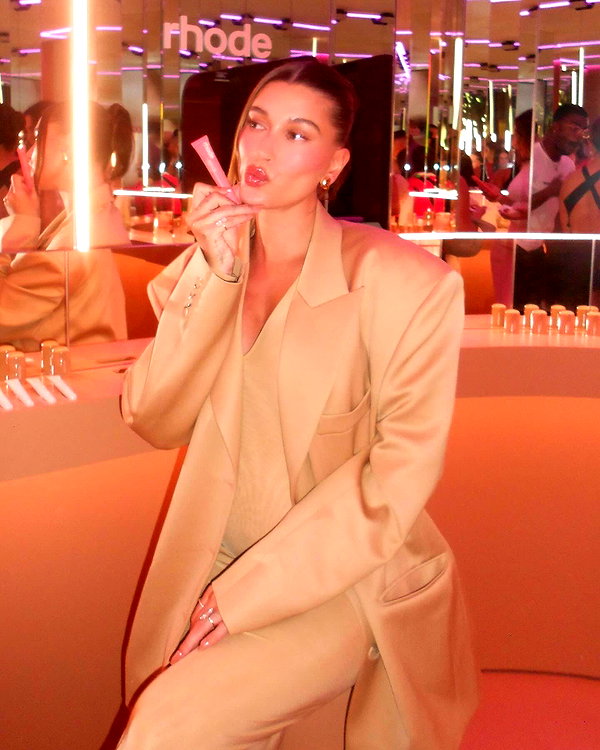 haileybieber instagram image archive image