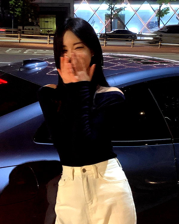 daxbin instagram image archive image