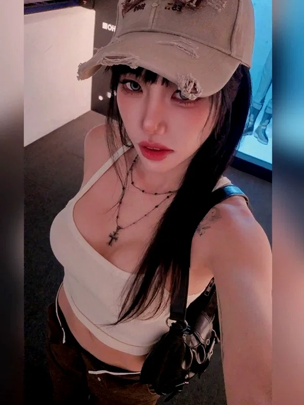 bora__look instagram image archive image