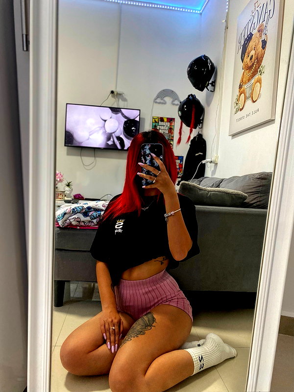 shanidahan7 instagram image archive image