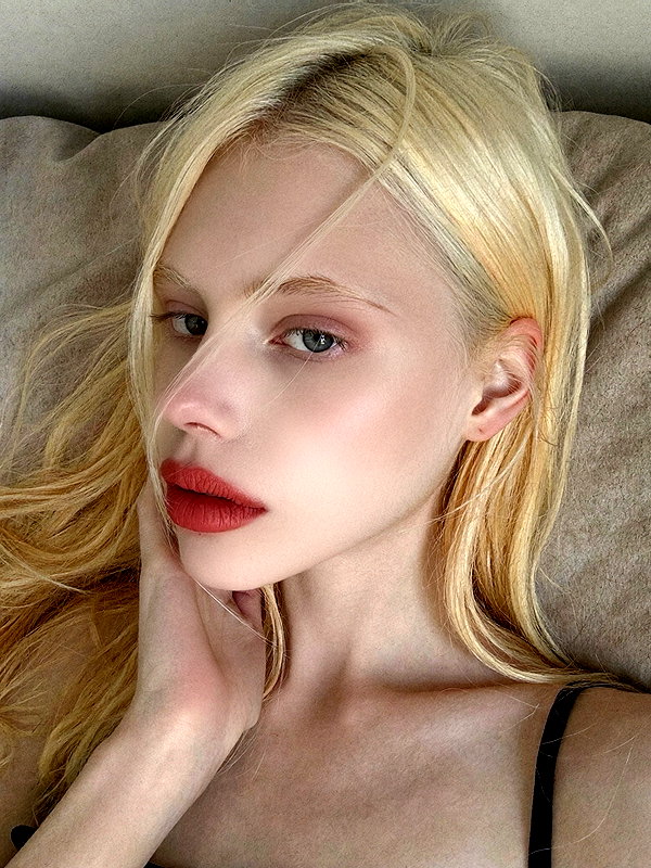 alisen.mari instagram image archive image