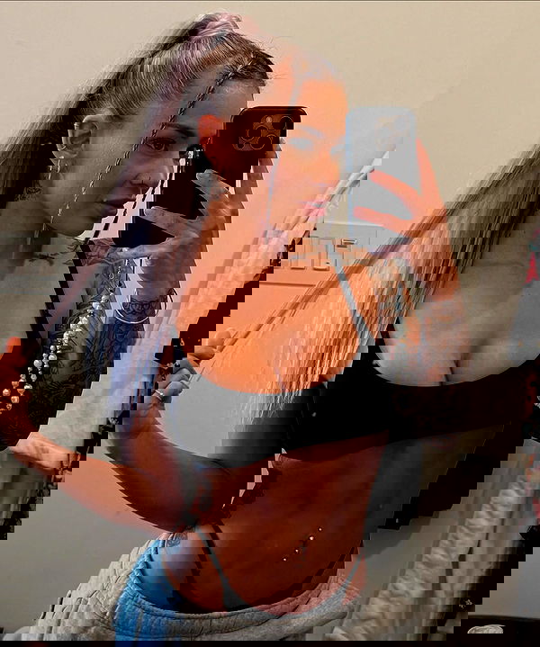 itshayleydavies itshayleydavies archive image