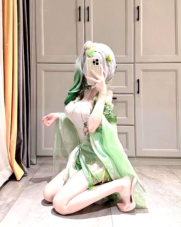 gallery_cosplayer instagram image archive image