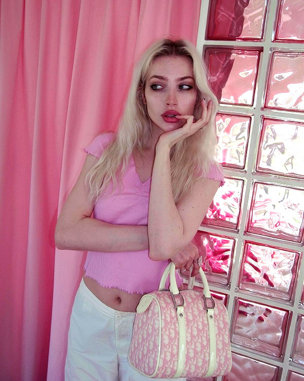 anya4everr instagram image archive image