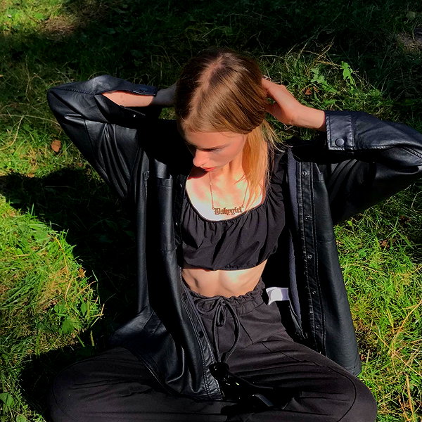 alisen.mari instagram image archive image