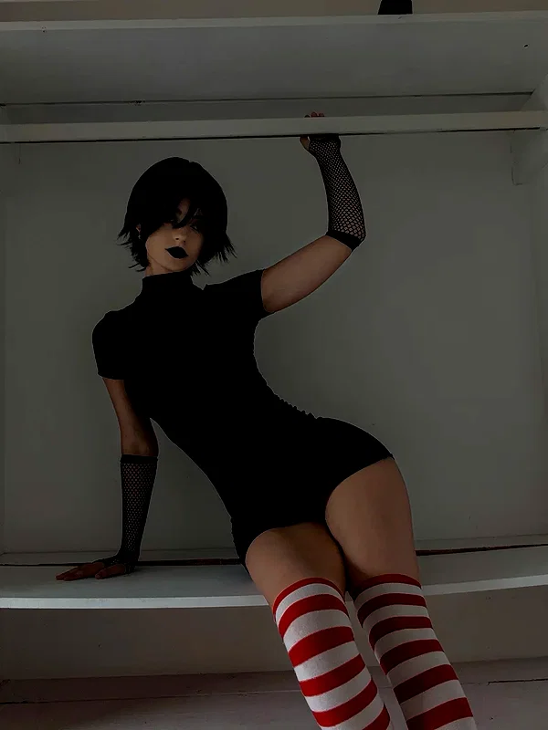 chica.niebla instagram image archive image