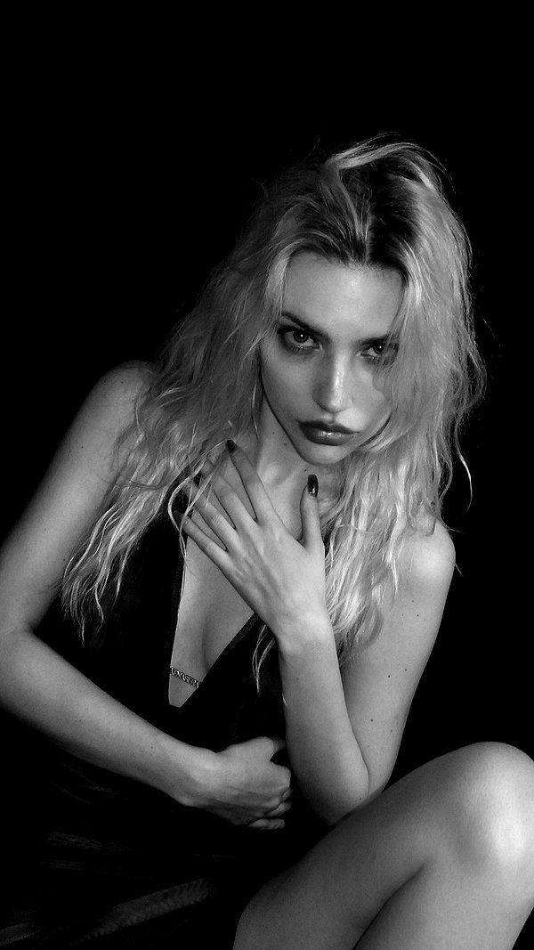 alien.hanna instagram image archive image
