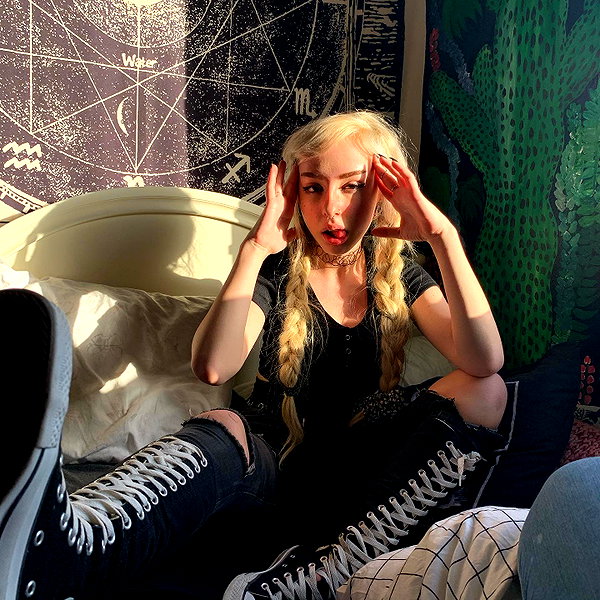 karin_orhov instagram image archive image