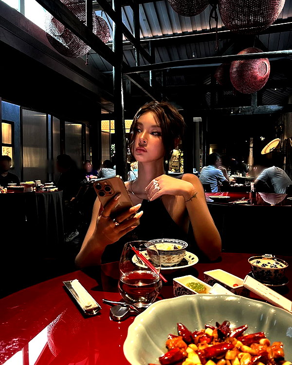 ll.lu1s instagram image archive image