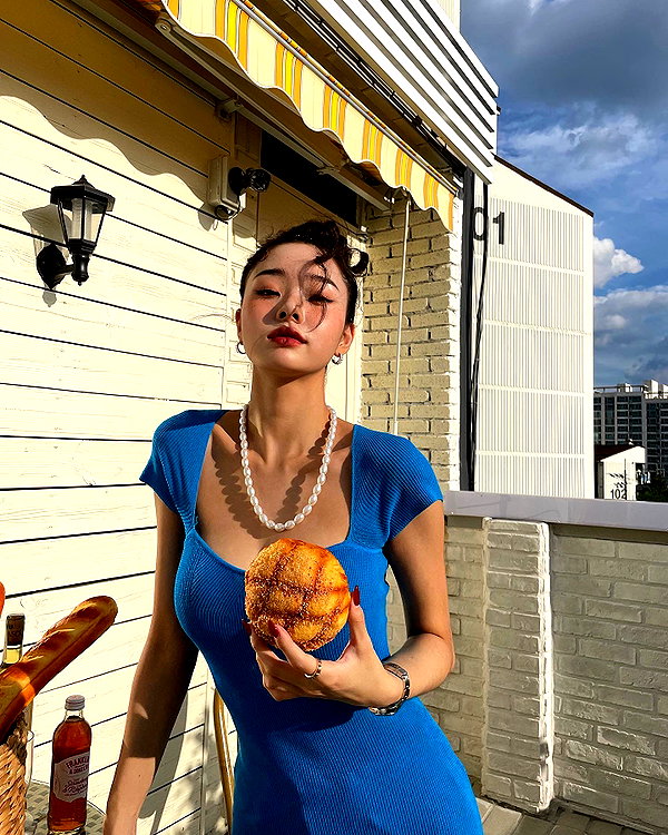 dear.zia instagram image archive image