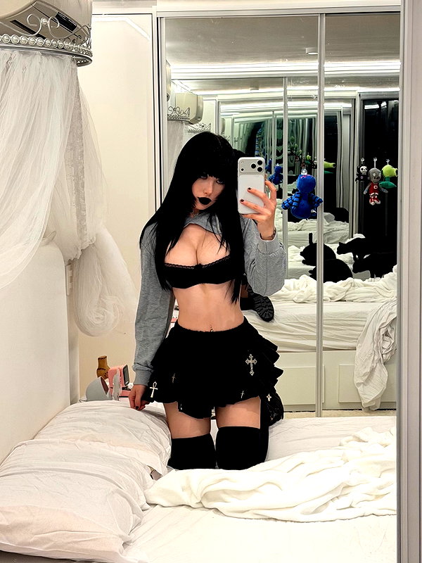 nicoleponyxo nicoleponyxo archive image