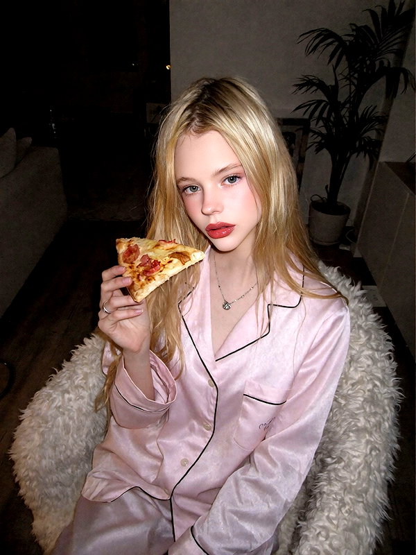 alisen.mari instagram image archive image
