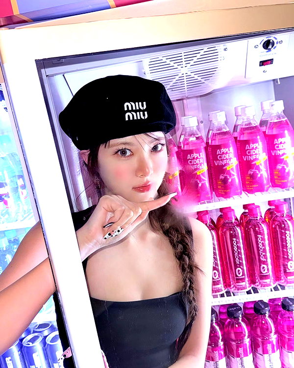 hhh.e_c.v instagram image archive image